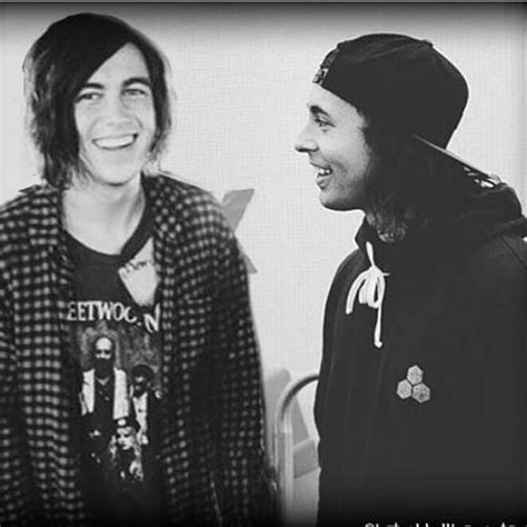 Only a couple shows left! Pin de Anya Bostwick en Kellin Quinn | Vic fuentes y Fuentes