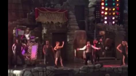 Beetlejuice's rock & roll graveyard revue the show is no more, but if you visited universal studios prior to 2016, you could see beetlejuice cast the whole group poses in front of dante's inferno room. Me performing in Beetlejuice's Graveyard Revue--Smooth ...