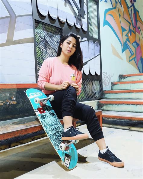 Overlays instagram overlays tumblr instagram background aesthetic gif aesthetic backgrounds aesthetic iphone wallpaper polaroid picture frame. Dinda Kirana S di Instagram "Skateboarding is unique ...