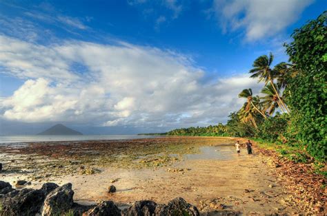 Die 117 inseln von tonga, dem letzten königreich polynesiens, bieten eine unglaubliche landschaftliche vielfalt, die nahezu vollkommen unberührt ist. 2008.06. - Tonga