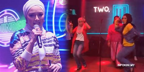 01:22 watch 'video pelancaran tudung terbaru neelofa di zouk kl' 6/29/19 #people&blogs. Dikritik Hebat Selepas Lancar Tudung Di Tempat Maksiat ...