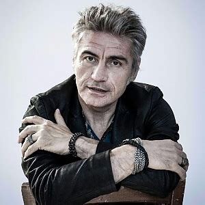 Do#m la sembra avere capito chi sei. Ancora Ligabue, il rock puro di certe notti tutte da ...