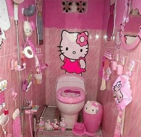 Biasanya, anak perempuan akan menyukai gorden dengan warna pink cerah dan gambar kartun kesukaannya, misalnya hello kitty. Toilet, hello kitty, pink, home, design