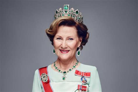 She has been married to king harald v since august 29, 1968. Dronning Sonja besøkte Melbu skole | LoVe24.no