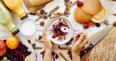 Jelajahi gambar dan foto yang berkaitan dengan dunia kuliner yaitu makanan dan minuman di mediagambar.com. Gambar Makanan Dan Minuman Di - Gambar Hitam HD