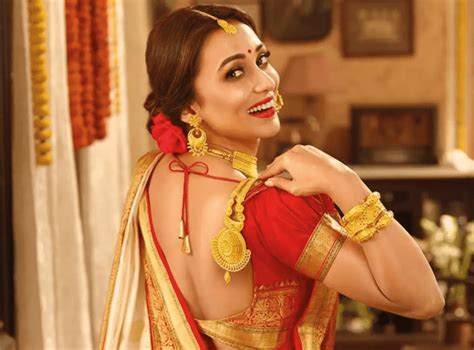 Hd wallpapers and background images. Mimi Chakraborty Proves That She Is The New Queen Of ...