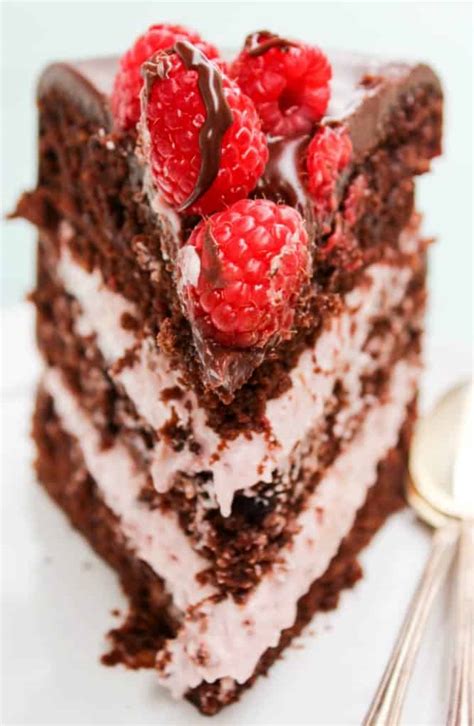 It's the perfect dessert or birthday cake. Cake Filling Ideas For Chocolate Cake - Easy Chocolate Cake Filling Savor The Best