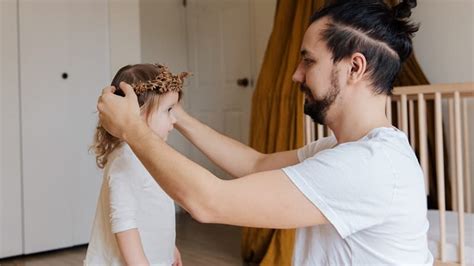 Di setiap pria yang sukses terdapat wanita yang hebat, selamat hari perempuan internasional. 25 Kata-Kata dari Anak Perempuan untuk Ayahnya Tercinta ...