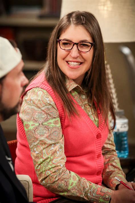 Mayim Bialik fires back at fan's comment about her body