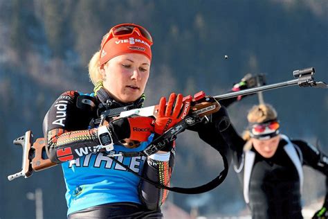 Janina hettich hat beim weltcup in antholz im einzel über 15 km mit dem letzten schuss eine podestplatzierung vergeben. Wintersport: Janina Hettich startet bei EM - Wintersport ...