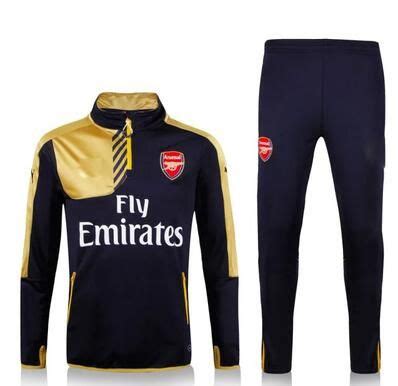 Estampado delante con relieve aterciopelado. 2016/2017 Camisetas Arsenal Chaqueta Dorado | Adidas | Camiseta dorada, Ropa y Camisetas