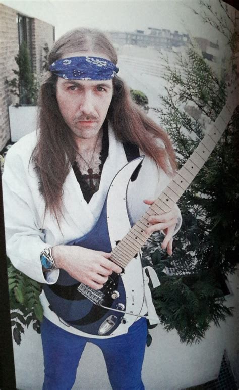 To be able to emulate the high notes of a violin, all of the sky the first sky guitar (used on the album beyond the astral skies) has 30 frets. Uli Jon Roth - Ulis Sky Guitars