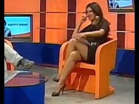 Simona branchetti risata in diretta tg (16 ott '16). Viviana Guglielmi Happy Hour 10 Maggio 2012 - YouTube