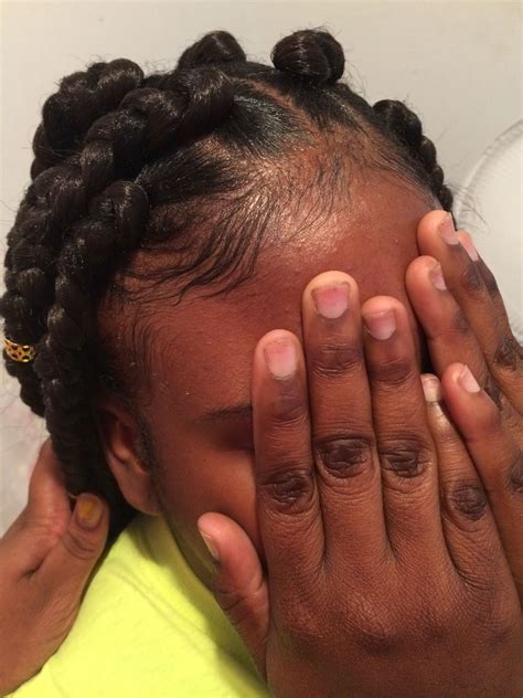 The rubber band hairstyle looks as good when paired with a curly natural ponytail as it does with a sleek, straight one. Box braids with rubber band grip | Hair styles, Braided ...