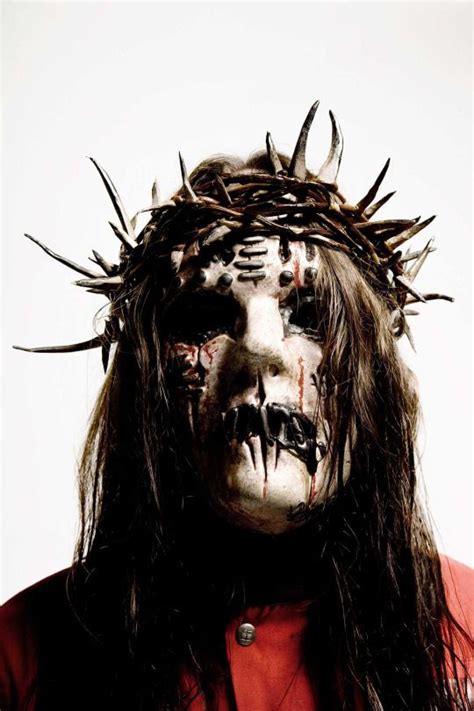 Slipknot est un groupe de nu metal 7 américain, originaire de des moines, dans l'iowa.il est formé par le percussionniste shawn crahan, le batteur joey jordison et le bassiste paul gray les guitaristes kun nong et donnie steele en 1995. Joey Jordison / Slipknot | Slipknot | アーティスト、顔、マスク