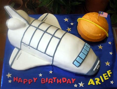 Space shuttle 3d space shuttle for an 8 year old boy birthday. Space Shuttle Cake | Tracey Chooi | Flickr