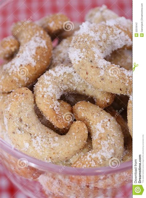 Vanillekipferl are a classic christmas cookie baked in every household throughout austria and. Austrian Christmas Cookies : Authentic Linzer Cookies ...