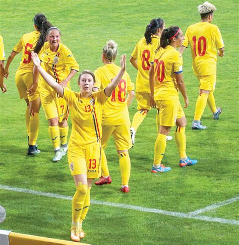 Este cea mai buna si mai frumoasa jucatoare de fotbal. Fotbal feminin: România - Portugalia 1-1, în ...