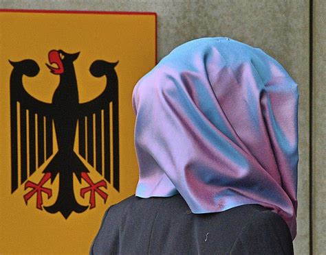 Auch von muslimen als bundesverfassungsgericht: Kopftuchverbot soll Akzeptanz der Justiz erhöhen ...