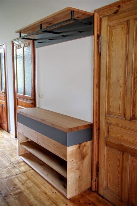 Daran wird ein schlitten aufgehängt, und fertig ist die wintergarderobe! Garderobe Bauen - Garderobe selber bauen - 31 kreative ...