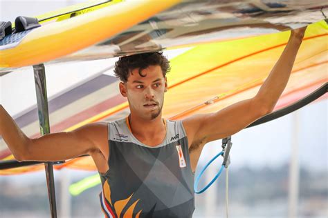 Kiran badloe is a dutch windsurfer. KIRAN BADLOE START STERK TIJDENS WK SURFEN - watersport-tv