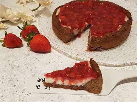 Quali sono i migliori dolci da preparare con le fragole. Cheesecake con ricotta e fragole al forno