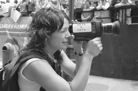 Luis mandoki studied fine art long before he decided to become a film director. La tendencia a la ficcionalización en el documental ...