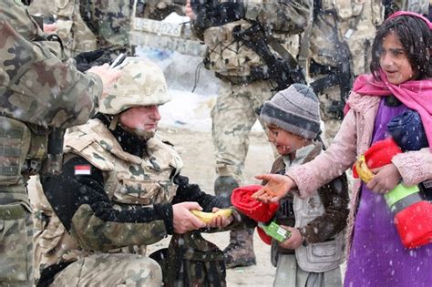 Zwaśnione strony stanowili walczący o autonomię bośniaccy serbowie oraz władze republiki bośni i hercegowiny, na której terenie toczyły się główne walki, wraz ze skonfederowanymi z nimi od pewnego momentu Przekornie w drodze - czyli moje wędrówki w czasie i ...