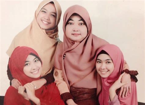 Bagi keluarga oki setiana dewi, ulang tahun bukanlah hal yang wajib dirayakan karena ulang tahun sejatinya berkurang umur. Foto Ria Ricis Ulang Tahun : Streaming Ibunda Ulang Tahun ...