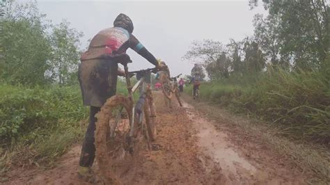 The island borneo, which is shared between malaysia, brunei and indonesia and offers a variety of routes for mountain bikers as well as for amateurs, the hilly landscape of the cameron highlands 3,5 hours from the capital kuala lumpur, and of course kuala lumpur itself, where one can visit sights like the petronas. Twinsters Jamboree 2015 | MTB Malaysia | Muddy Glory - YouTube