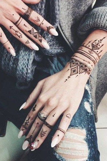 Male from the tribes used to have such symbols to represent their masculinity. Attractive Henna Tattoo Designs for Females 2020 - Tattoos ...