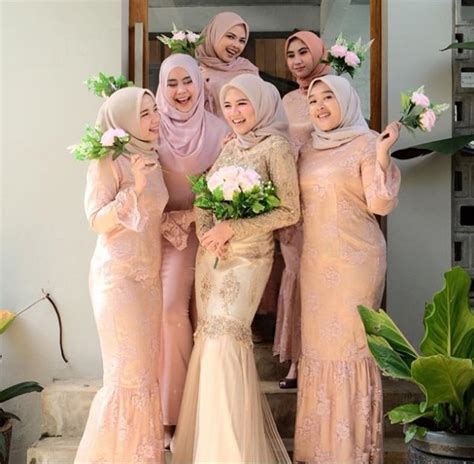 Biasanya, dress brokat digunakan untuk menghadiri acara formal, seperti pesta pernikahan. Model Kebaya Brokat Untuk Orang Gemuk Agar Terlihat ...