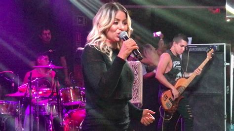 Walkyria santos anuncia seu desligamento da banda solteirões. Walkyria Santos - Pout Pourri: Magníficos Mix 1 (Ao Vivo ...