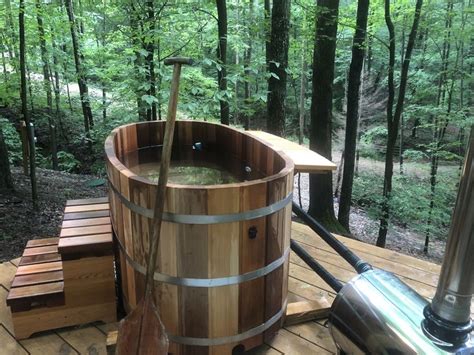 Cherry ridge retreat specializes in hocking hills luxury cabins with four romantic cabins that are situated to be private and have an amazing view. Hocking Hills Treehouse Cabin wood-fired hot tubs are ...