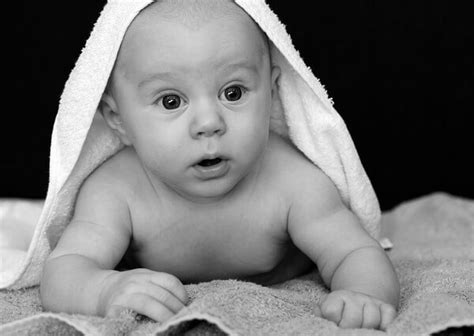 How often to give your newborn a bath. 10 Home Remedies for Prickly Heat in Babies and Kids - My ...