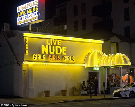 Are you or do you know a strip club in hollywood? Joanna Krupa and Gretchen Rossi stumble out of Hollywood ...