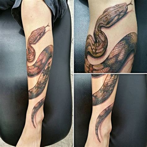 These designs show off the dangerous predator side of a snake by focusing on the fangs and venom. Beautiful snake leg tattoo by @gersson13 | Leg tattoos ...
