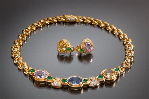 Tout au long de l'année 2009, bulgari a soutenu et financé l'organisation save bvlgari 18k gold necklace with pave diamonds bvlgari pendant necklace with pave diamonds bulgari jewelry necklaces. Bulgari Suite, Multicolored Sapphire, Emerald and Diamond ...