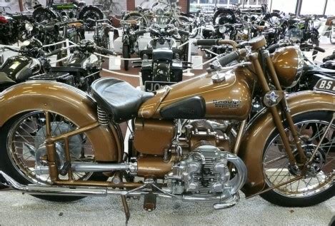 The brough superior golden dream was designed and built by george brough in nottingham, england, in 1938. Zaniklé značky: Brough Superior | Motorkáři.cz