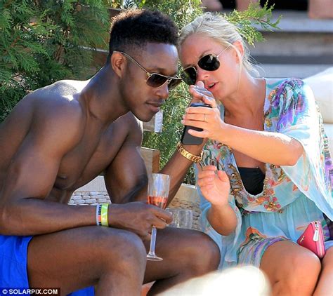 Daniel nii tackie mensah welbeck date of birth: Holiday Boy, Welbeck Chills Out With Blonde Beauties in ...