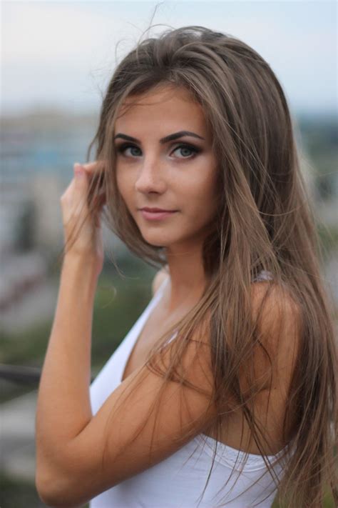Meet Ukrainian Woman Anjela Melnik