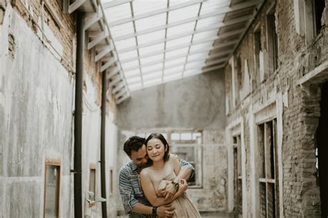 Foto prewedding unik di pantai :. Barry dan Dinda — Jakarta - Cerita Tentang Senja