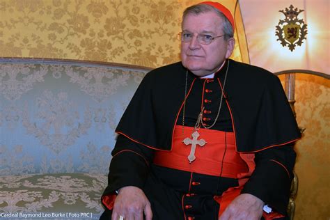 E não poderia ser diferente no bergolioperonismo. Os Cardeais Burke-Brandmüller-Müller e "O Papa ditador ...