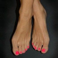 Many say mila kunis and scarlett johansson are some of the hottest female celebrities. Selena Gomez's Feet | Pretty toes, Pink toes, Toe nails