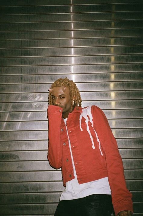 Maybe now he will be able to find a new family, love, a point in life. Carti Pfp Red : Pfp Playboicarti : Anticariat carti, cu ...