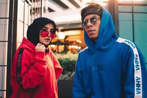 Atta halilintar was once rumored to be dating an indonesian model, nabilla aprillya, who is famous as a bigo artist. 10 Kebersamaan Atta Halilintar & Nabilla Aprillya, Ada ...