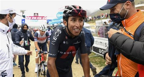 Egan pidió que en este evento se hiciera un homenaje a bjorg lambrecht, el ciclista fallecido en el todo con amor se puede lograr: Beso de Egan Bernal a su novia tras su triunfo en el Giro ...