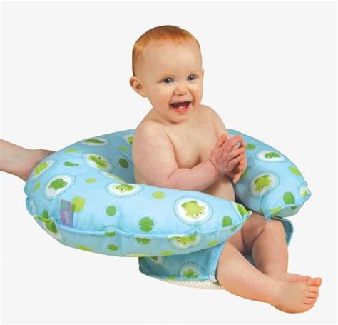 Angelcare bath support seat use to assist you while bathing your baby. Hug Tub® | Baby bath tub, Baby hug, Baby bath