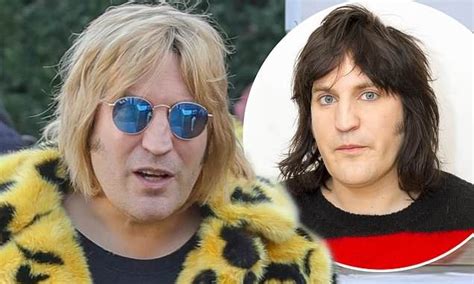 David baker is one of five british comedians to be on the tonight show with jay leno (the others are ricky gervais, russell brand, eddie izzard, and jimmy carr). Noel Fielding shows off new blonde hair after dramatic ...