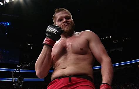 He currently competes in the heavyweight division for the ultimate fighting championship (ufc). Marcin Tybura po zażartej walce ubija Luisa Henrique na ...